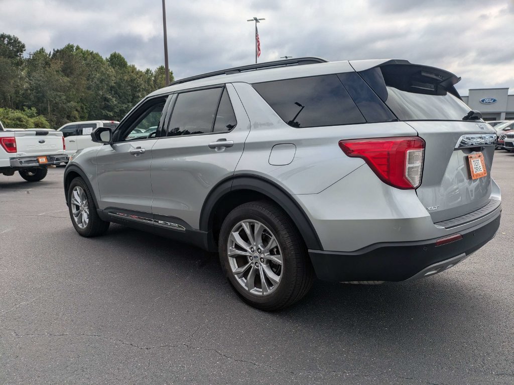 Used 2023 Ford Explorer XLT w/ Equipment Group 202A RWD image 6