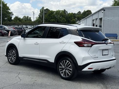 Certified 2022 Nissan Kicks SR FWD image 3