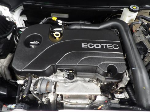 Used 2021 Chevrolet Equinox LT FWD image 22