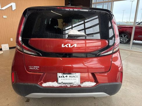 Used 2023 Kia Soul LX w/ LX Technology Package image 11