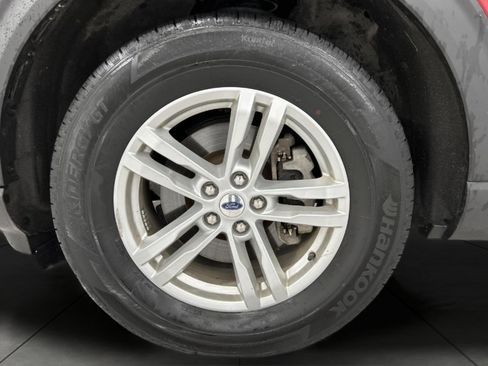 Used 2024 Ford Explorer XLT w/ Equipment Group 202A AWD/4WD image 4