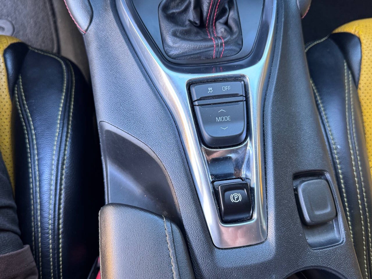 Used 2020 Chevrolet Camaro SS RWD image 28