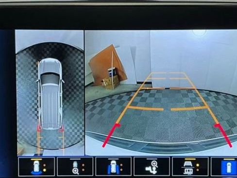 Used 2022 Chevrolet Tahoe LT w/ Luxury Package image 11