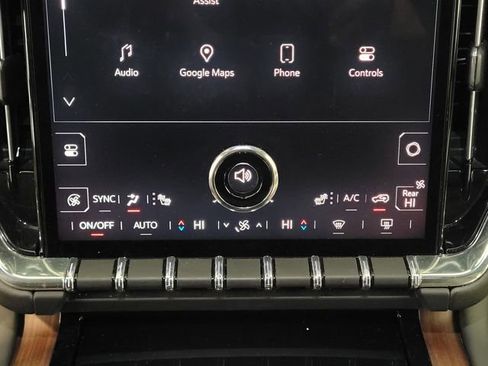 Used 2025 GMC Yukon XL Denali image 21