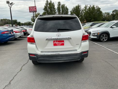 Used 2012 Toyota Highlander SE w/ Tow Pkg AWD/4WD image 8