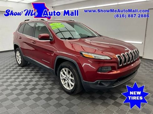 Used 2016 Jeep Cherokee Latitude AWD/4WD image 1