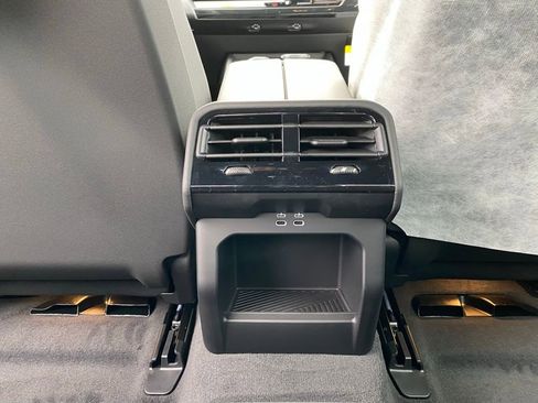 New 2026 BMW 530i xDrive AWD/4WD image 8