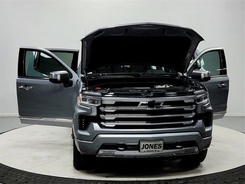 Used 2023 Chevrolet Silverado 1500 High Country image 10
