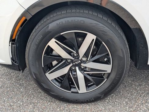 Used 2023 Kia Sorento S w/ Panoramic Sunroof Package FWD image 23
