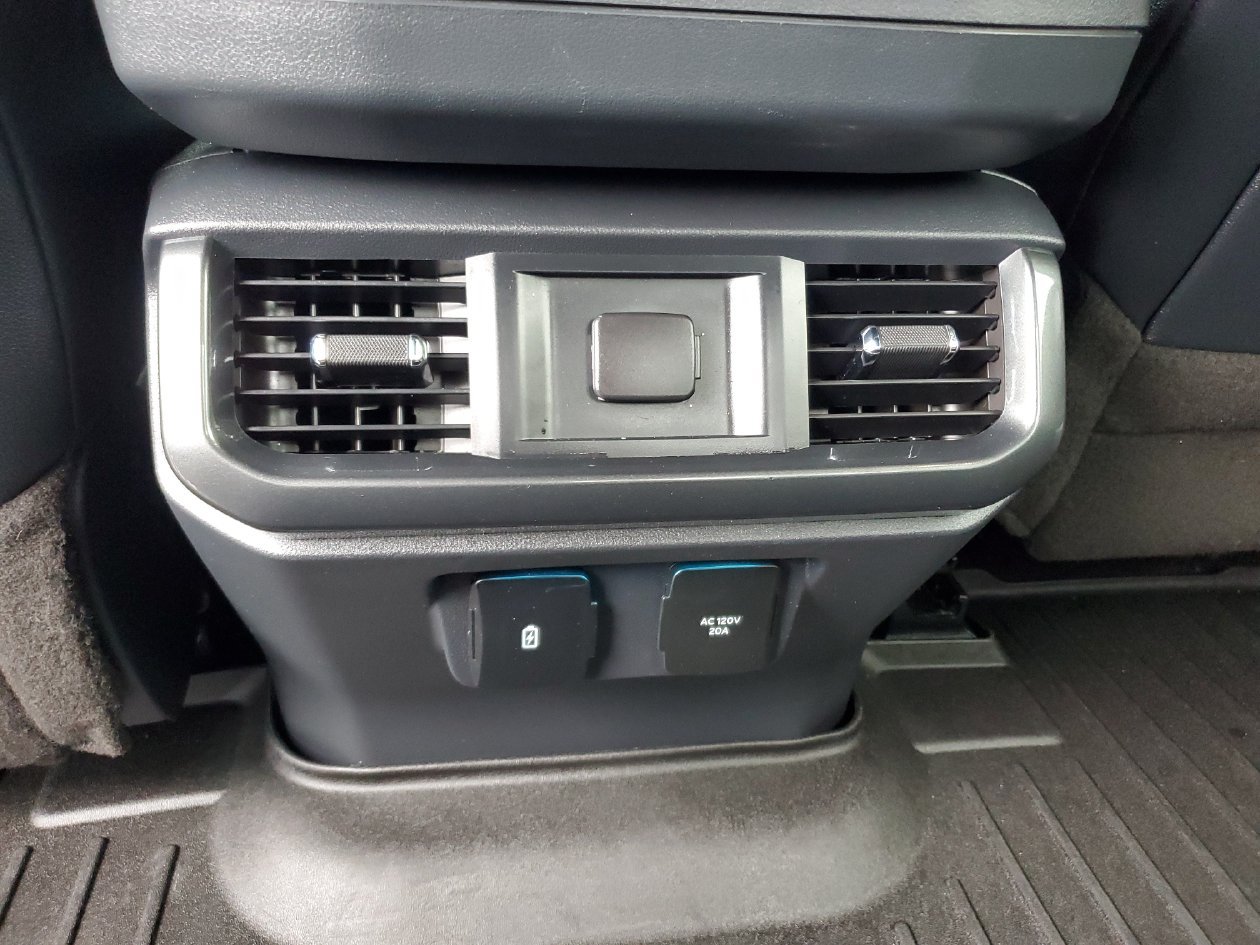 Used 2022 Ford F150 Lariat AWD/4WD image 16