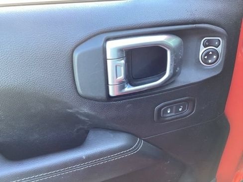 Used 2020 Jeep Wrangler Unlimited Sahara AWD/4WD image 24