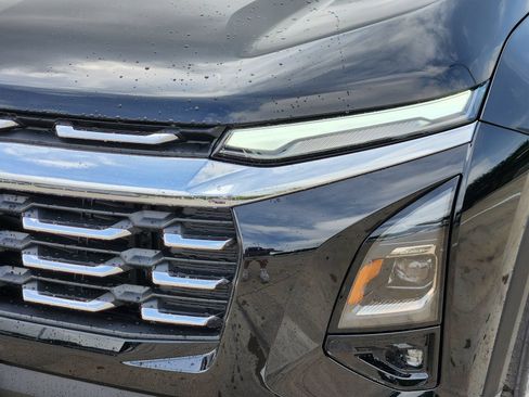 New 2027 Chevrolet Equinox LT w/ Convenience Package II FWD image 9