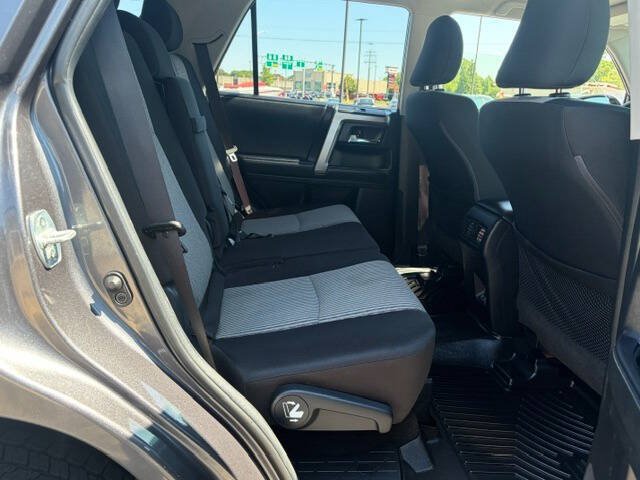 Used 2021 Toyota 4Runner SR5 AWD/4WD image 15