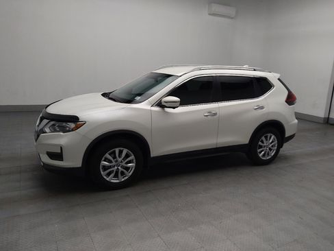 Used 2018 Nissan Rogue SV w/ Premium Package image 2
