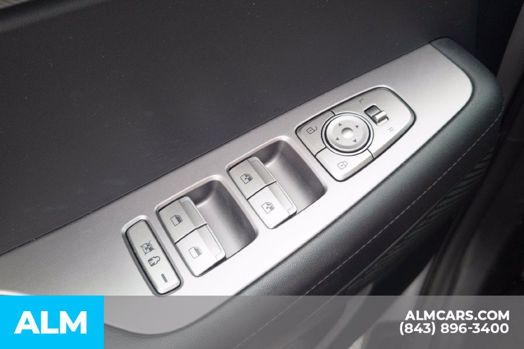 Certified 2025 Hyundai Palisade SEL FWD image 18
