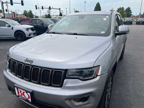 Used 2016 Jeep Grand Cherokee Limited 75th Anniversary AWD/4WD image 6