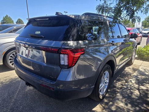 Used 2025 Ford Explorer Active RWD image 16
