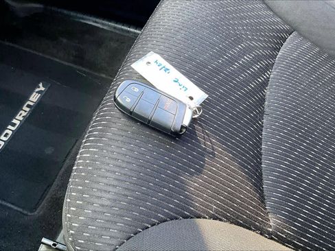 Used 2016 Dodge Journey SXT image 13