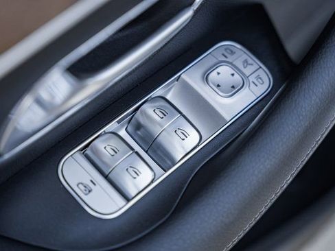 Certified 2025 Mercedes-Benz GLS 450 4MATIC image 41