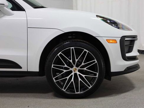 Certified 2026 Porsche Macan AWD/4WD image 10