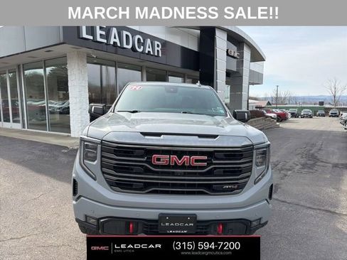 Used 2024 GMC Sierra 1500 AT4 w/ Technology Package image 9