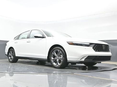 Used 2023 Honda Accord EX-L image 27