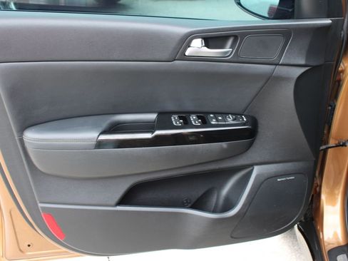 Used 2020 Kia Sportage SX FWD image 44