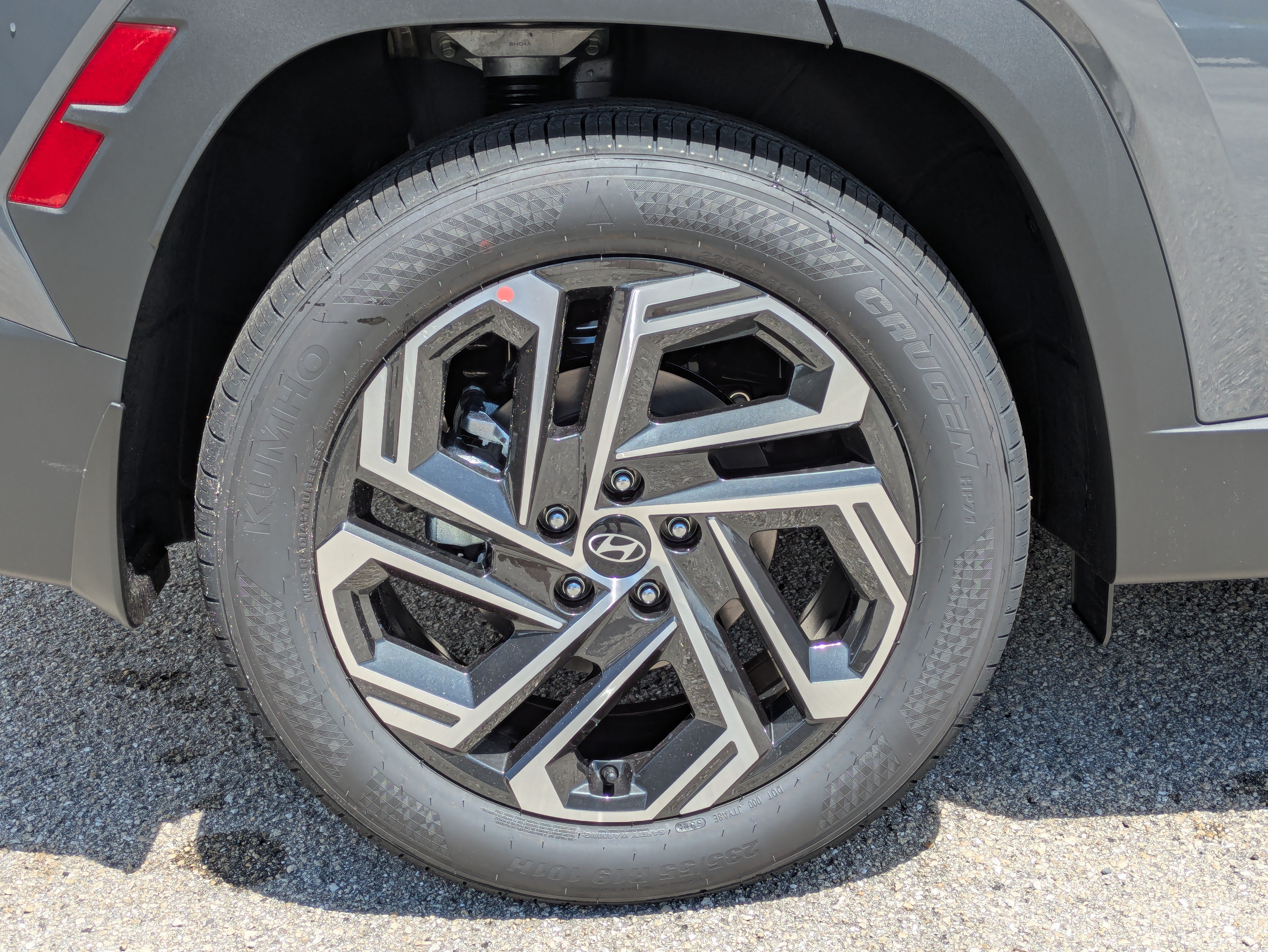New 2026 Hyundai Tucson Limited w/ Tow & Go Package FWD image 11