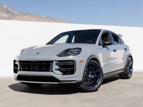 Certified 2025 Porsche Cayenne Turbo GT AWD/4WD image 1