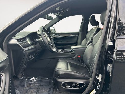 Used 2021 Jeep Grand Cherokee L Overland w/ Luxury Tech Group IV image 15