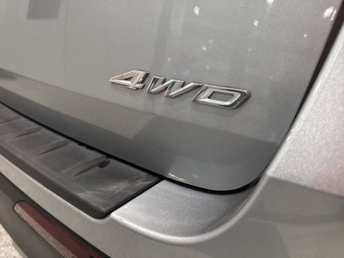 Used 2023 Ford Explorer XLT w/ Equipment Group 202A image 13