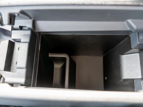 Used 2023 Nissan Rogue SV image 30