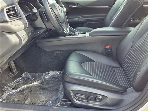 Used 2024 Toyota Camry SE image 15