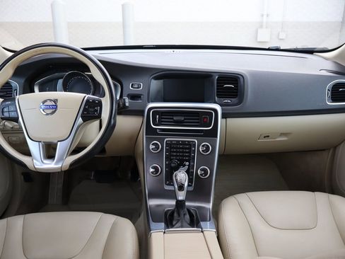 Used 2015 Volvo V60 T5 Premier image 15