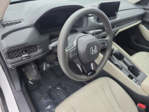 Used 2023 Honda Accord EX image 15