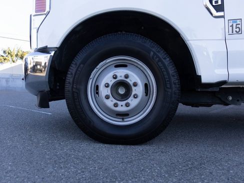 Used 2020 Ford F350 XL w/ Power Equipment Group image 9