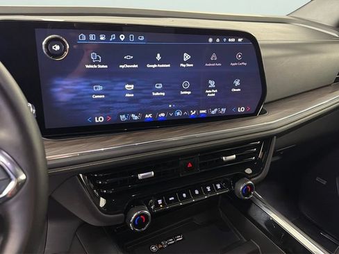 Certified 2025 Chevrolet Suburban Premier AWD/4WD image 23