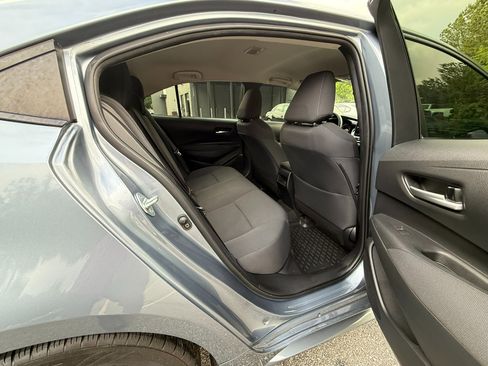 Used 2021 Toyota Corolla LE image 12