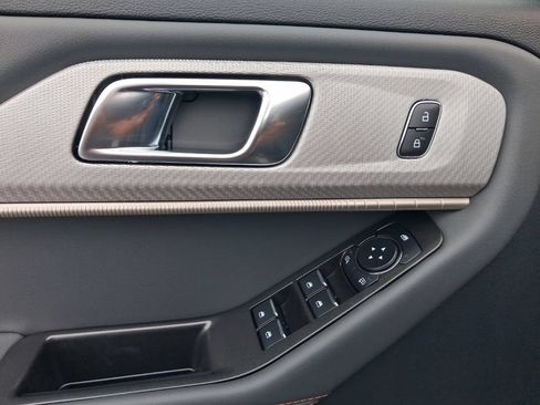 New 2026 Ford Explorer Active AWD/4WD image 3