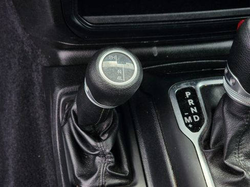 Used 2019 Jeep Wrangler Unlimited Sport S AWD/4WD image 22