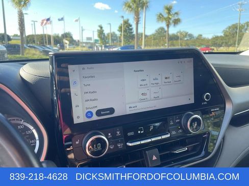 Used 2023 Toyota Highlander XLE image 28