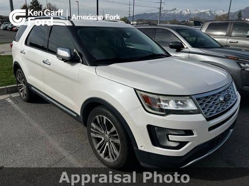 Used 2017 Ford Explorer Platinum image 1