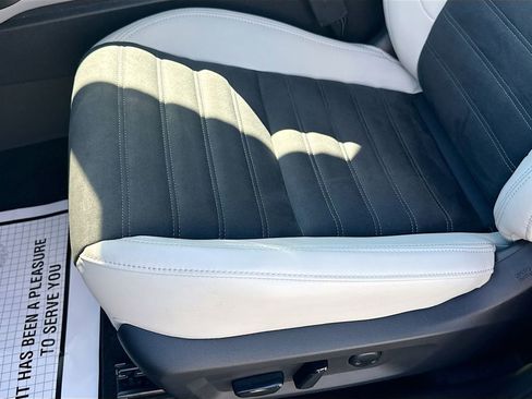 New 2026 Mitsubishi Outlander SE image 20