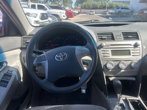 Used 2011 Toyota Camry LE FWD image 9