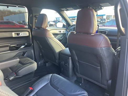 Used 2022 Ford Explorer Platinum w/ Equipment Group 601A image 45