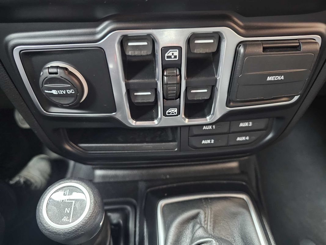 Used 2019 Jeep Wrangler Unlimited Sport S AWD/4WD image 17