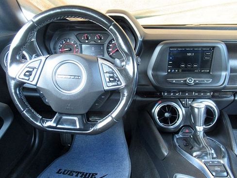 Used 2019 Chevrolet Camaro LT image 19