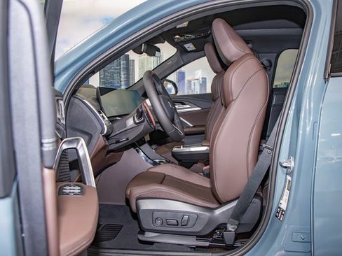 Used 2025 BMW X2 M35i w/ Premium Package image 20