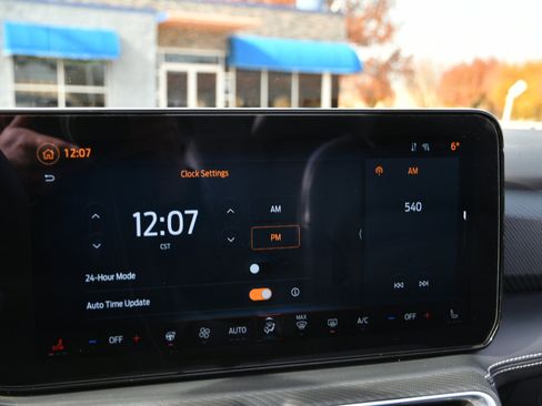 Used 2025 Ford Mustang Premium image 18