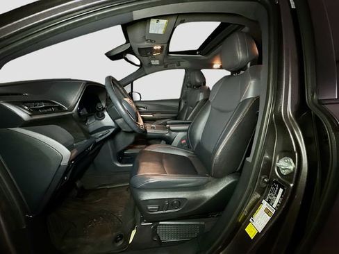 Used 2022 Toyota Sienna XSE image 17